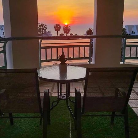 Jomtien Beachfront Stylish Studio , Stunning Seaview , Big Pool 외부 사진