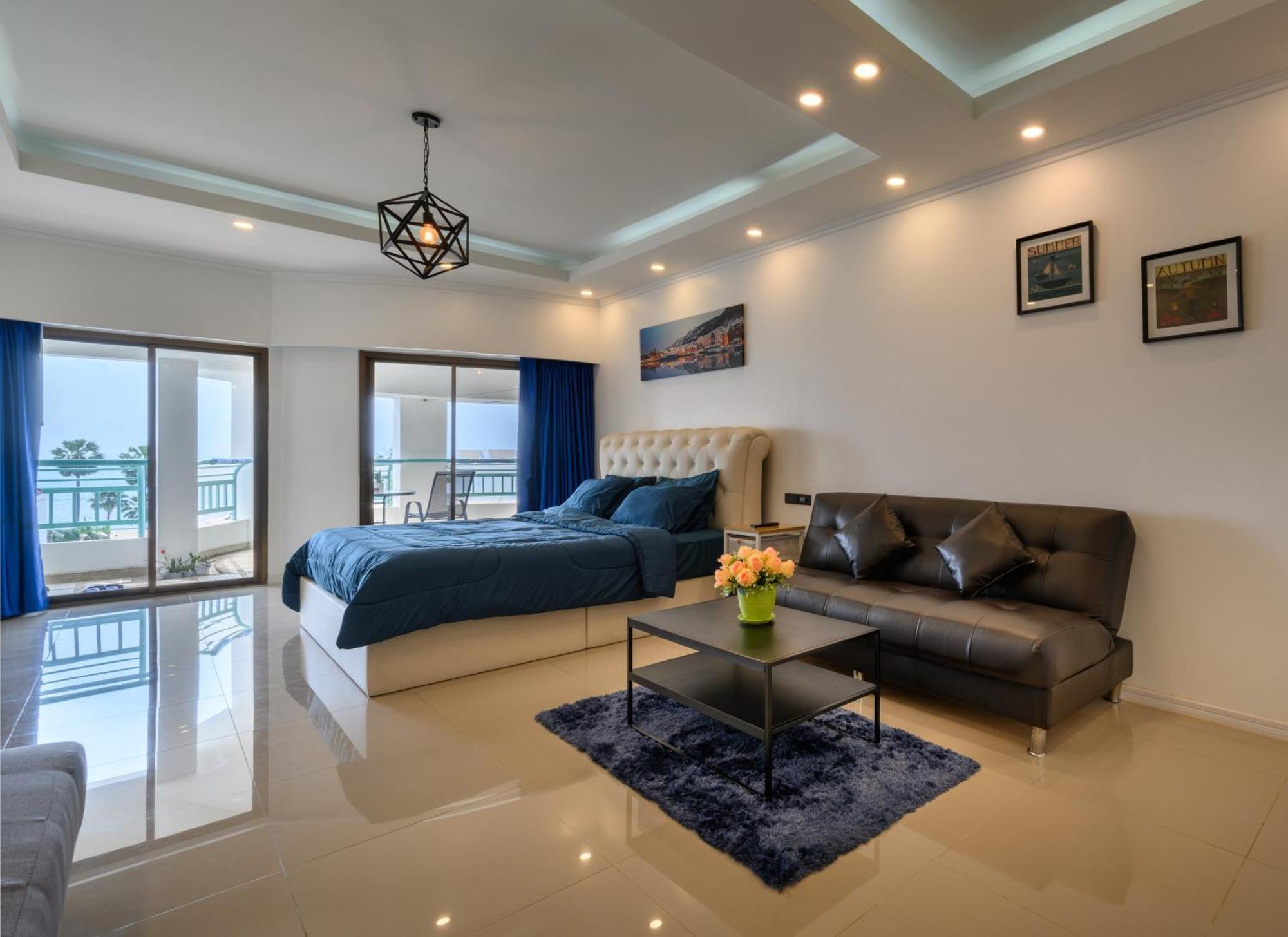Jomtien Beachfront Stylish Studio , Stunning Seaview , Big Pool 외부 사진